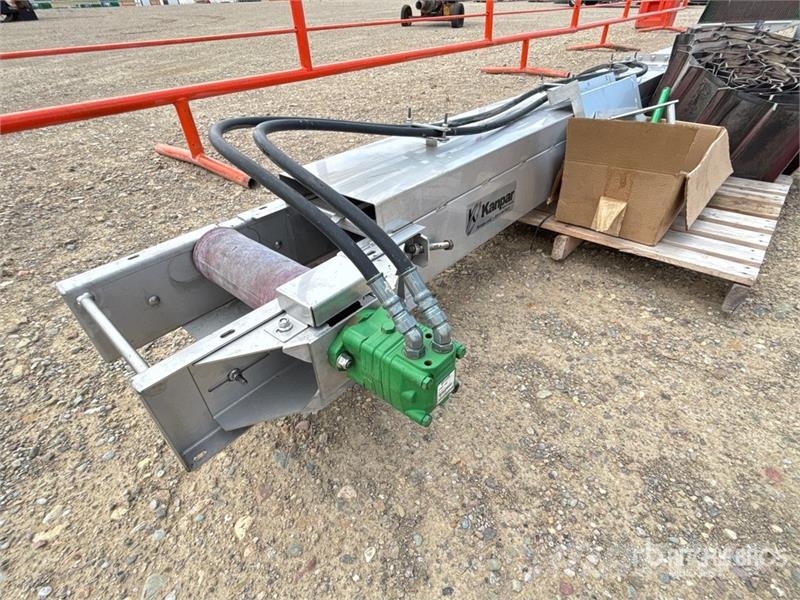 John Deere 1910 12 in Conveyor System Agriculture - Others
