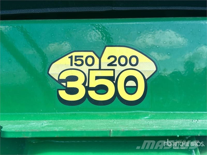 John Deere 1910 350 bu Tow-Behind Air Cart Sorvetőgép