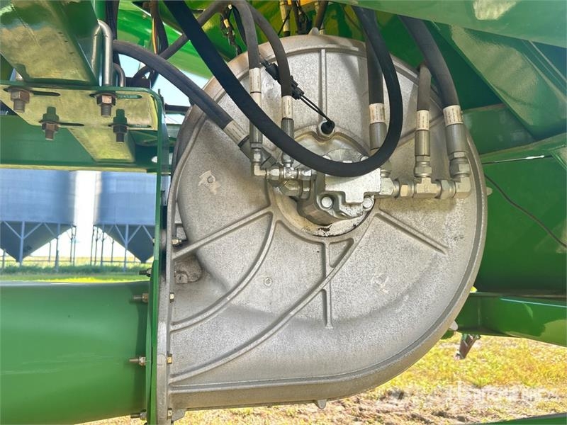 John Deere 1910 350 bu Tow-Behind Air Cart Sorvetőgép