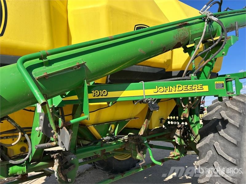 John Deere 1910 430 bu Tow-Between Air Cart (Inoperable) Kylvökoneet