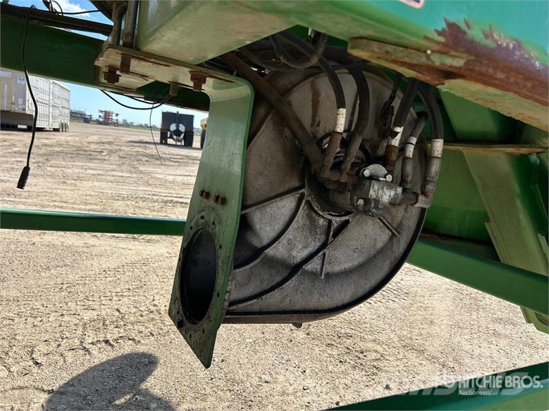 John Deere 1910 430 bu Tow-Between Air Cart (Inoperable) Kylvökoneet