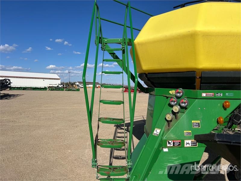 John Deere 1910 430 bu Tow-Between Air Cart (Inoperable) Kylvökoneet