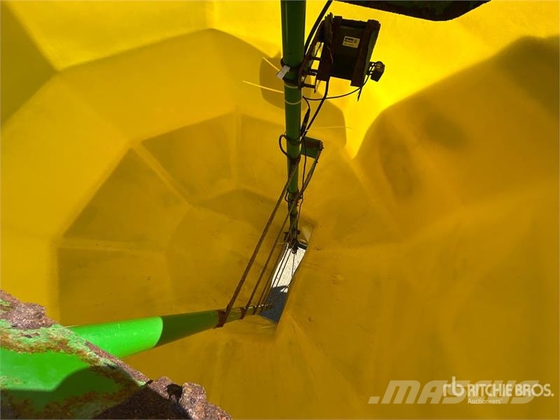 John Deere 1910 430 bu Tow-Between Air Cart (Inoperable) Kylvökoneet