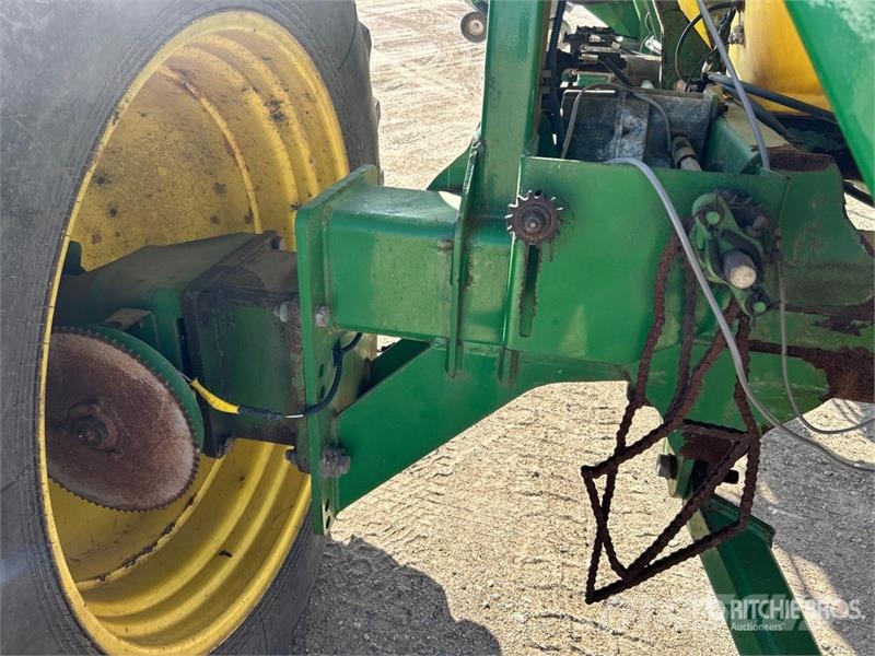 John Deere 1910 430 bu Tow-Between Air Cart (Inoperable) Kylvökoneet