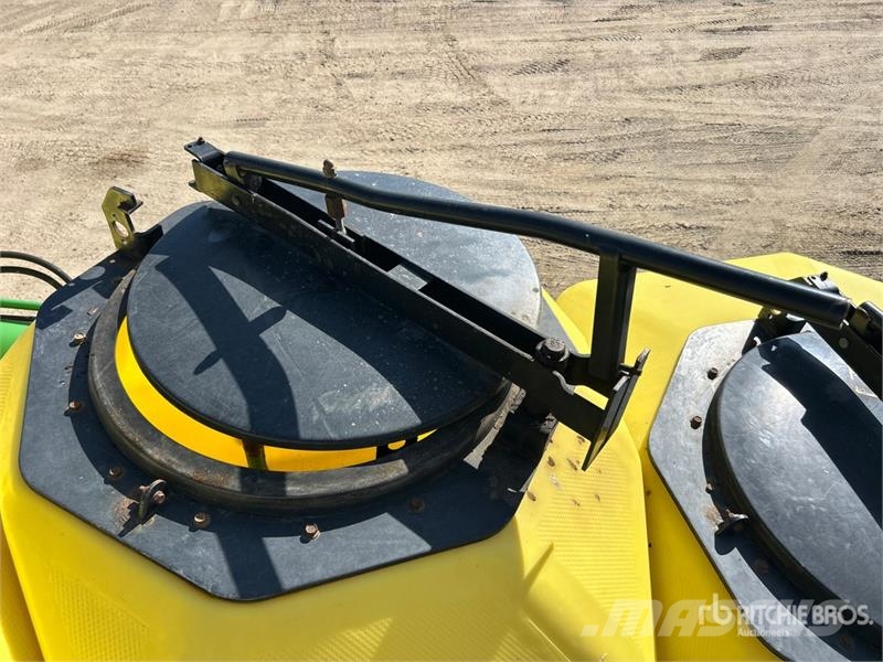 John Deere 1910 430 bu Tow-Between Air Cart (Inoperable) Kylvökoneet