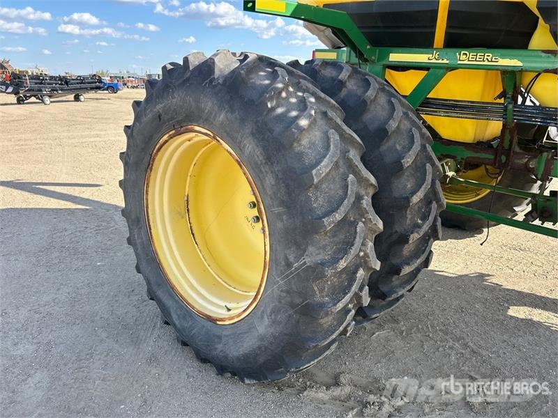 John Deere 1910 430 bu Tow-Between Air Cart (Inoperable) Kylvökoneet