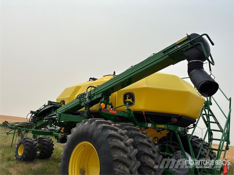 John Deere 1910 550 bu Air Cart Mibzerler