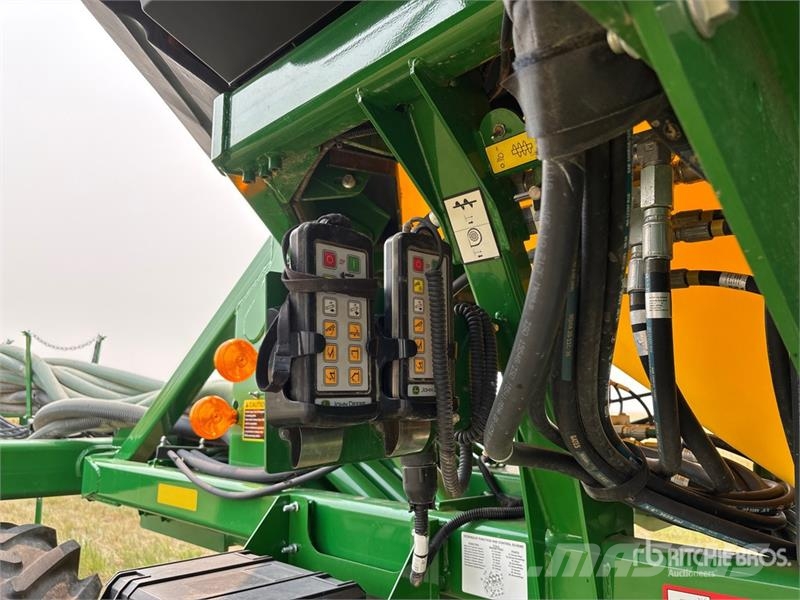 John Deere 1910 550 bu Air Cart Mibzerler