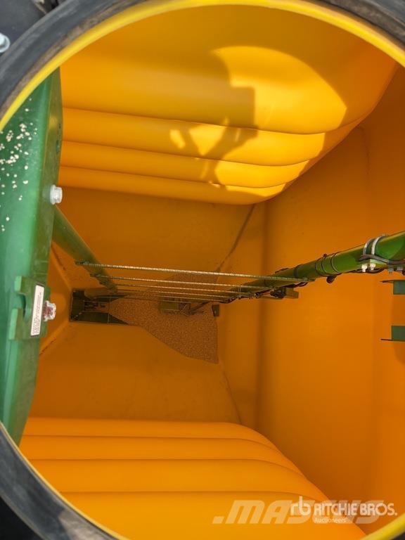John Deere 1910 550 bu Air Cart Mibzerler