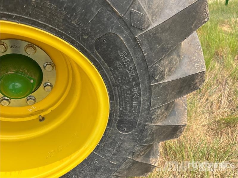 John Deere 1910 550 bu Air Cart Mibzerler