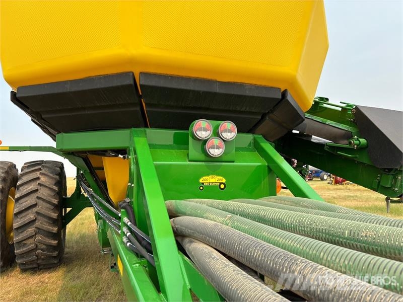 John Deere 1910 550 bu Air Cart Mibzerler