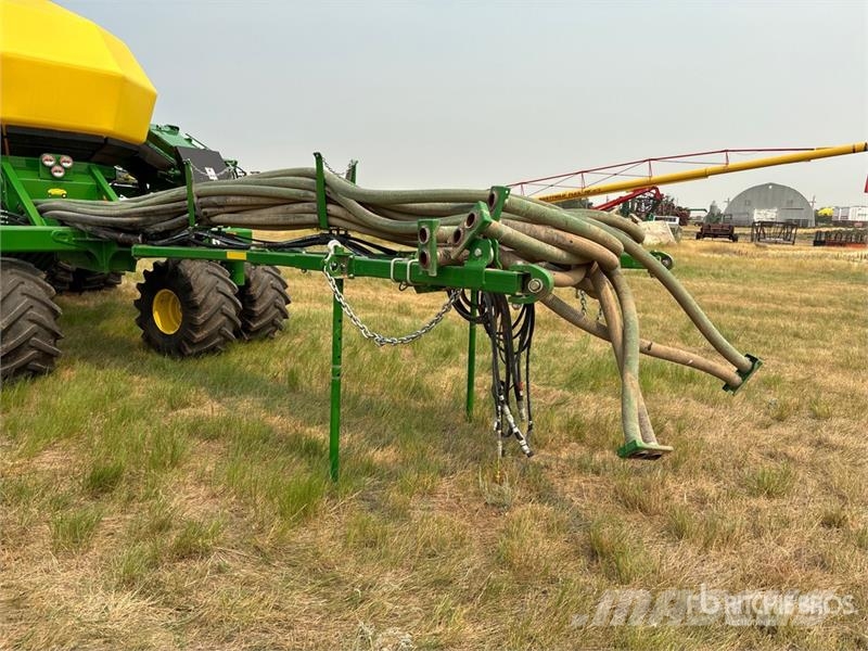 John Deere 1910 550 bu Air Cart Mibzerler