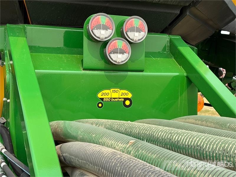 John Deere 1910 550 bu Air Cart Mibzerler