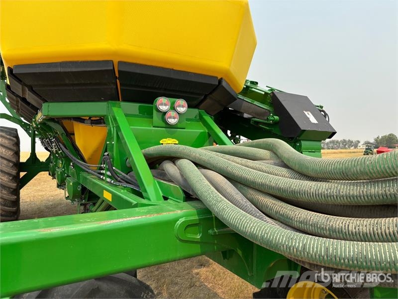 John Deere 1910 550 bu Air Cart Mibzerler