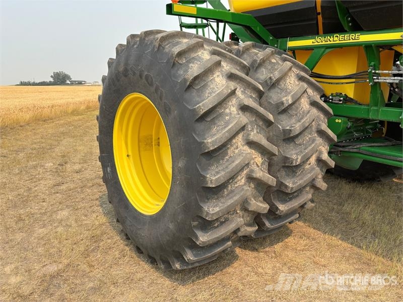 John Deere 1910 550 bu Air Cart Mibzerler
