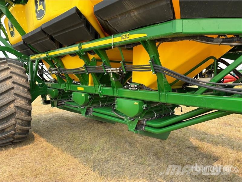 John Deere 1910 550 bu Air Cart Mibzerler