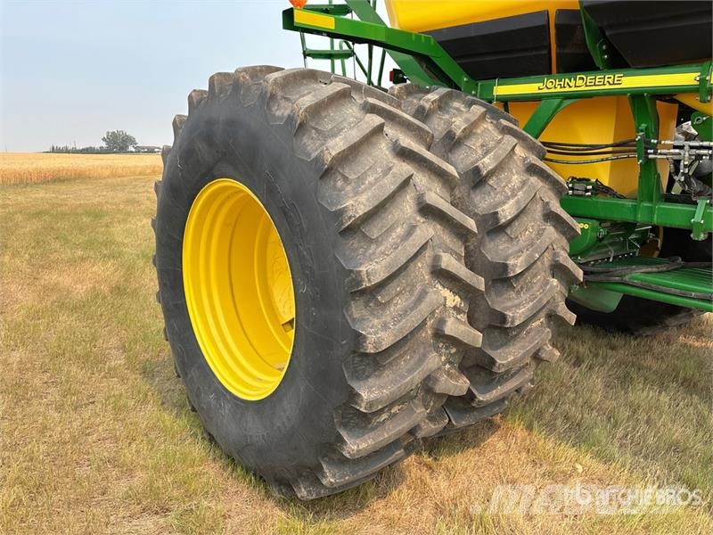 John Deere 1910 550 bu Air Cart Mibzerler