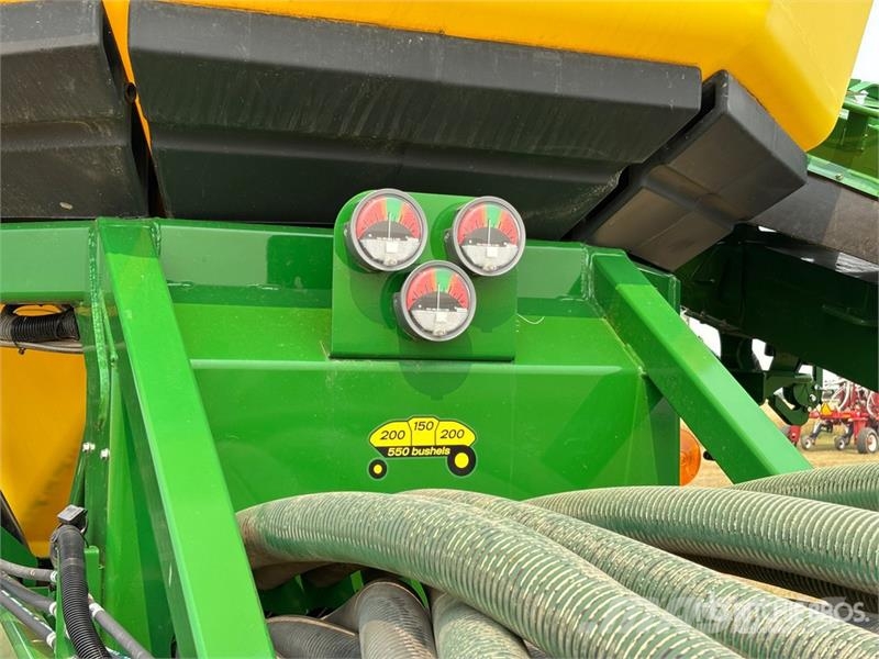 John Deere 1910 550 bu Air Cart Mibzerler