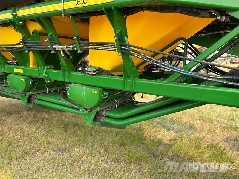 John Deere 1910 550 bu Air Cart Mibzerler