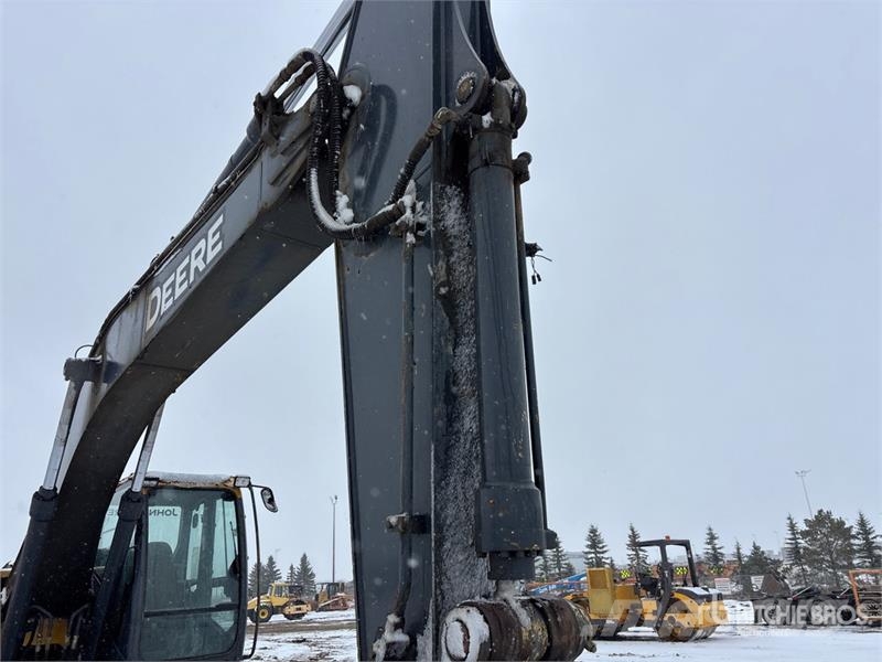 John Deere 200D LC Bageri guseničari