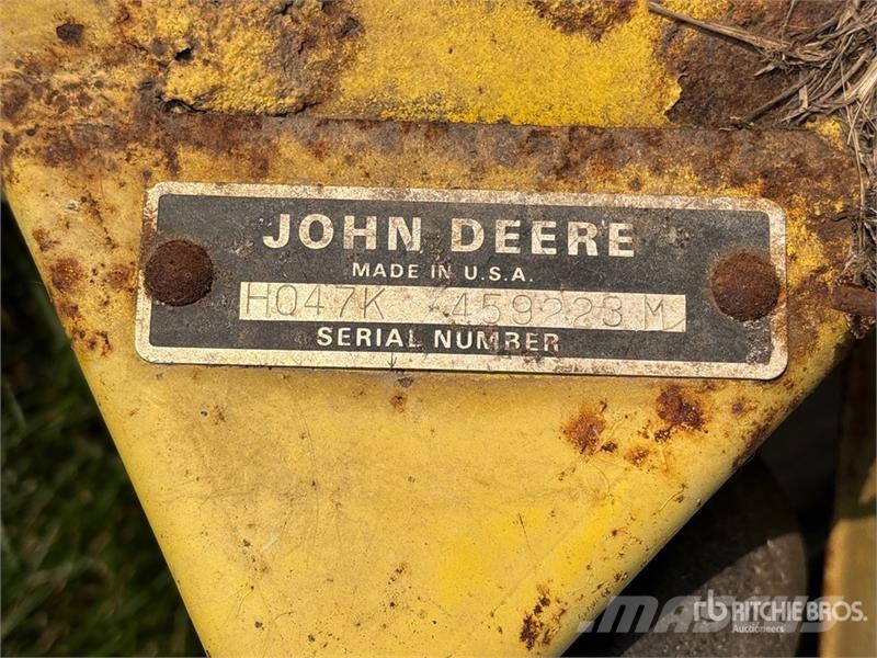 John Deere 210 Päältäajettavat ruohonleikkurit