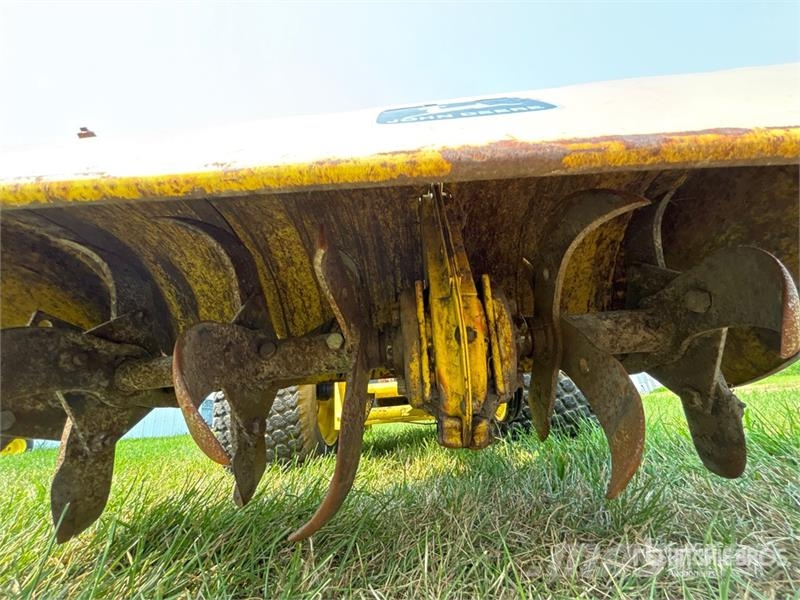John Deere 210 Päältäajettavat ruohonleikkurit