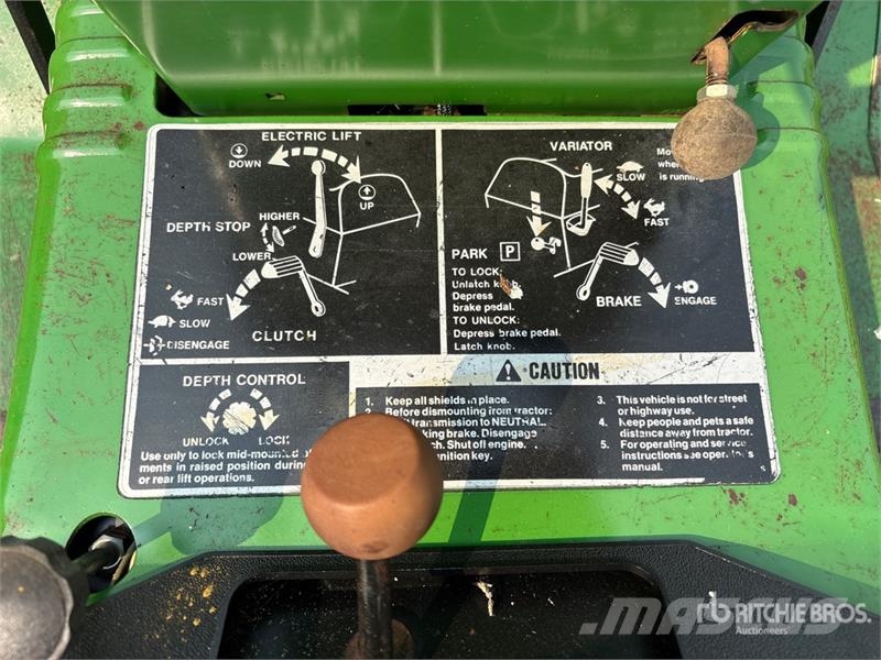 John Deere 210 4x2 Ride-On Lawn Mower Reitermäher