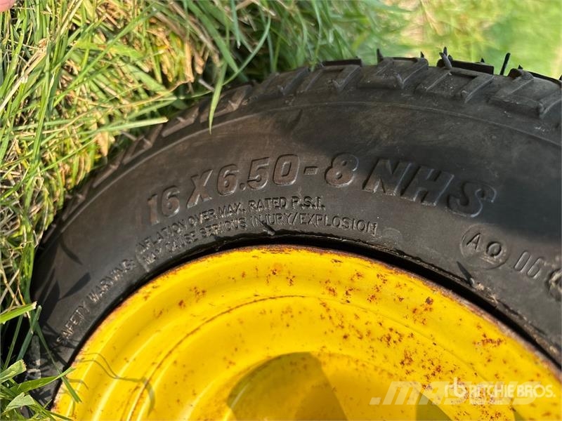 John Deere 210 4x2 Ride-On Lawn Mower Reitermäher