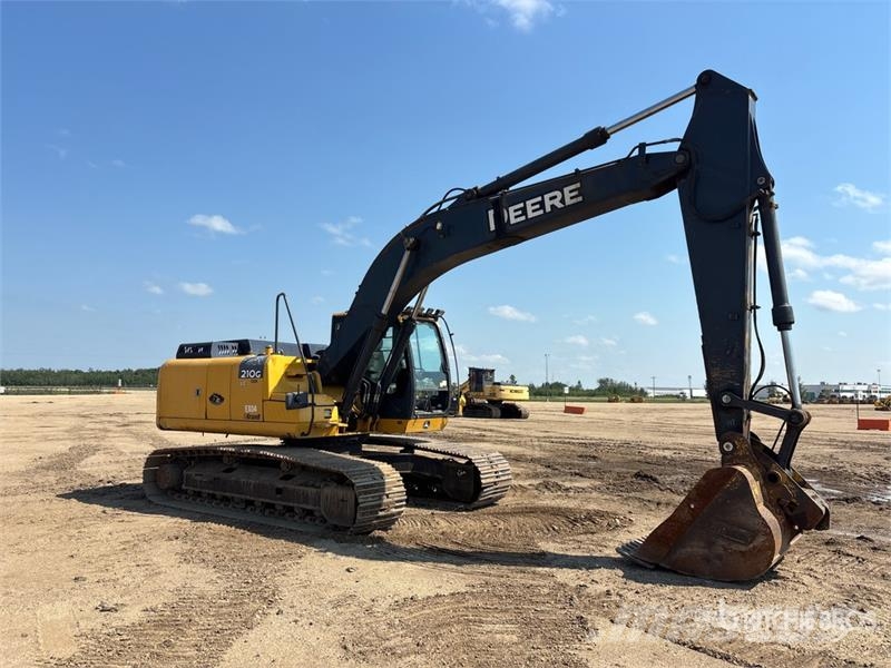 John Deere 210G Paletli ekskavatörler