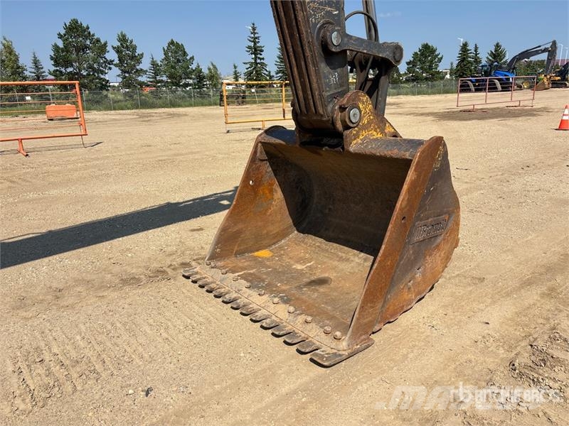 John Deere 210G Paletli ekskavatörler