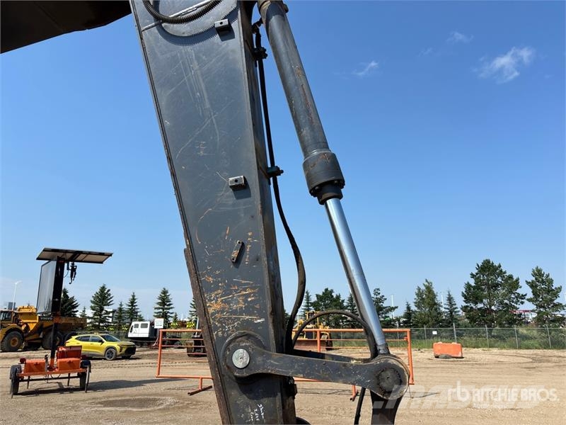 John Deere 210G Crawler excavators
