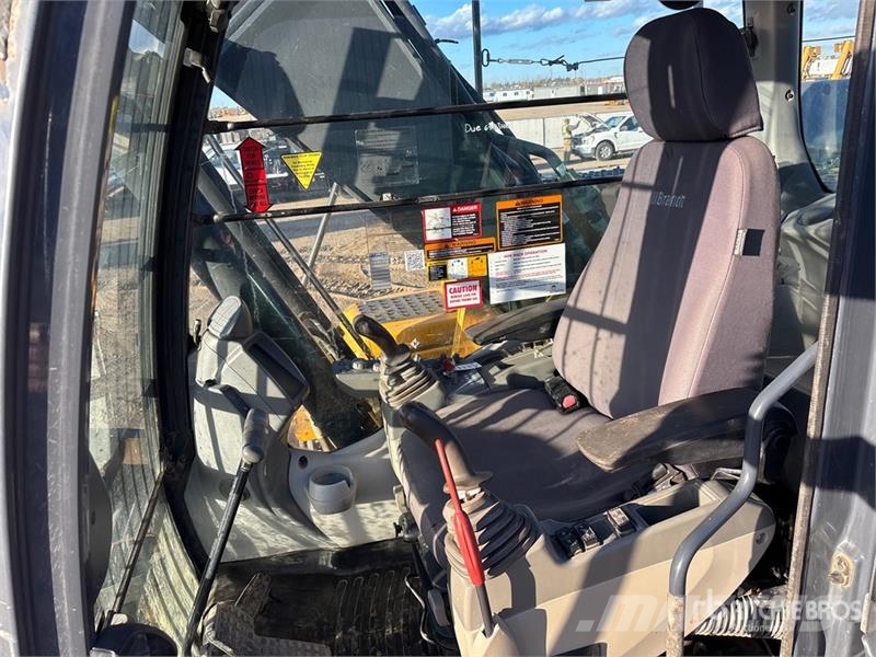 John Deere 210G LC Paletli ekskavatörler