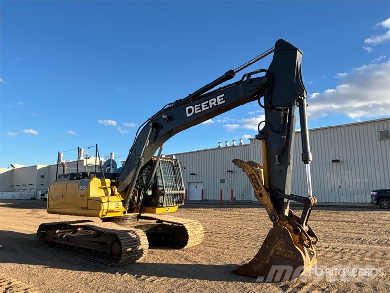 John Deere 210G LC Paletli ekskavatörler