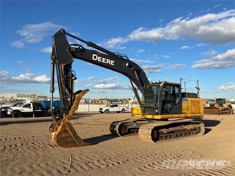 John Deere 210G LC Paletli ekskavatörler