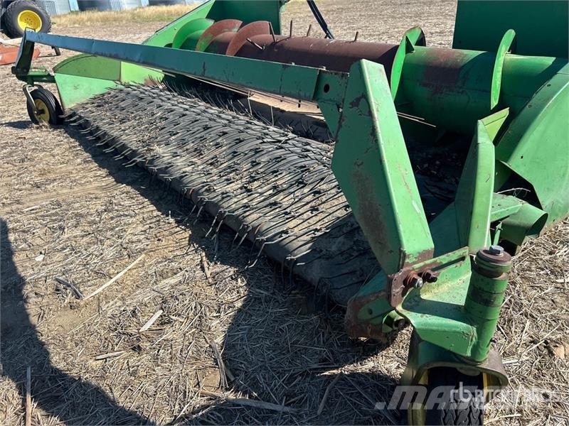 John Deere 212 12 ft Draper Combine Pickup Header Leikkuupöydät