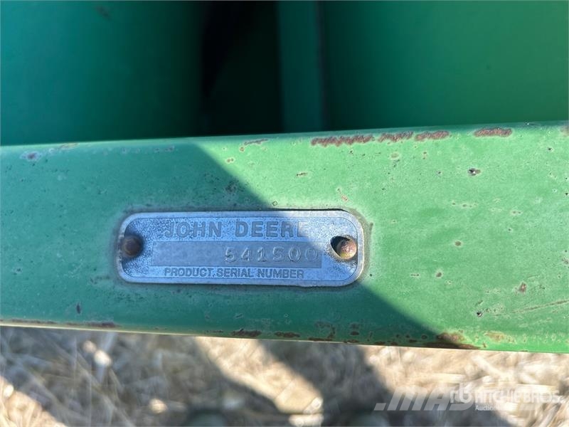 John Deere 212 12 ft Draper Combine Pickup Header Leikkuupöydät