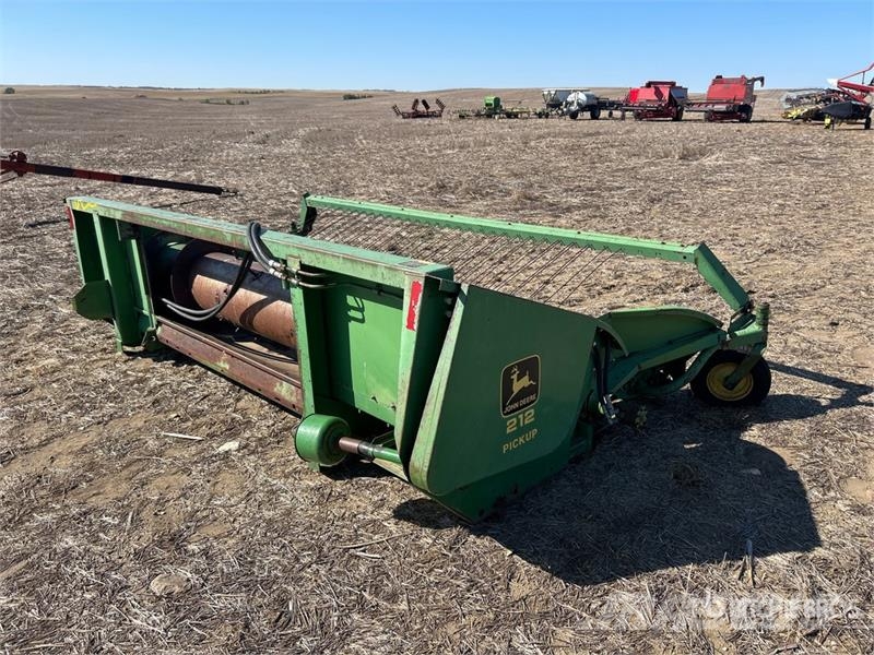John Deere 212 12 ft Draper Combine Pickup Header Leikkuupöydät