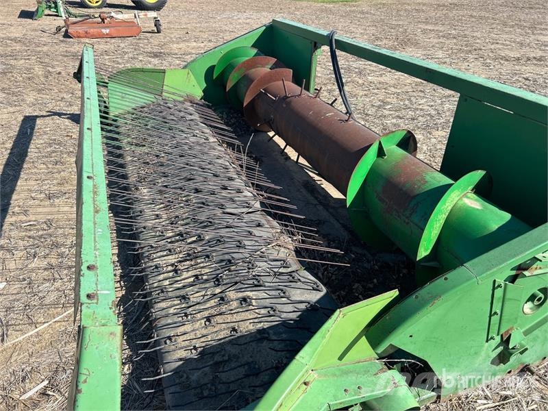 John Deere 212 12 ft Draper Combine Pickup Header Leikkuupöydät