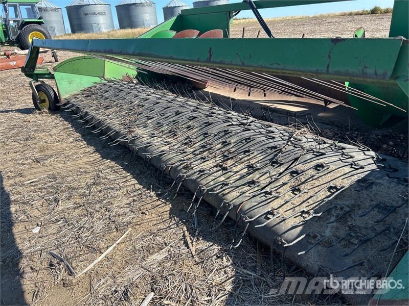 John Deere 212 12 ft Draper Combine Pickup Header Leikkuupöydät