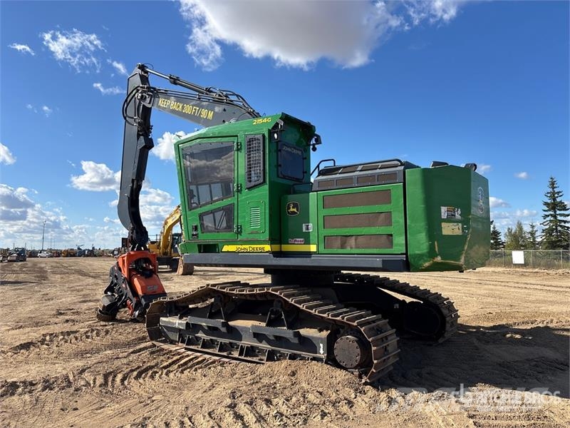 John Deere 2154G Cepilniki, lesni drobilci, in žage
