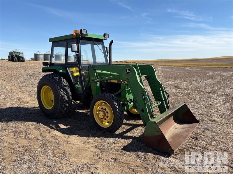 John Deere 2155 4WD Utility Tractor Taajamatraktorit