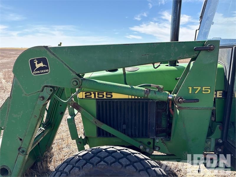 John Deere 2155 4WD Utility Tractor Taajamatraktorit