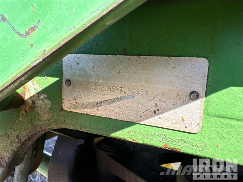 John Deere 2155 4WD Utility Tractor Taajamatraktorit