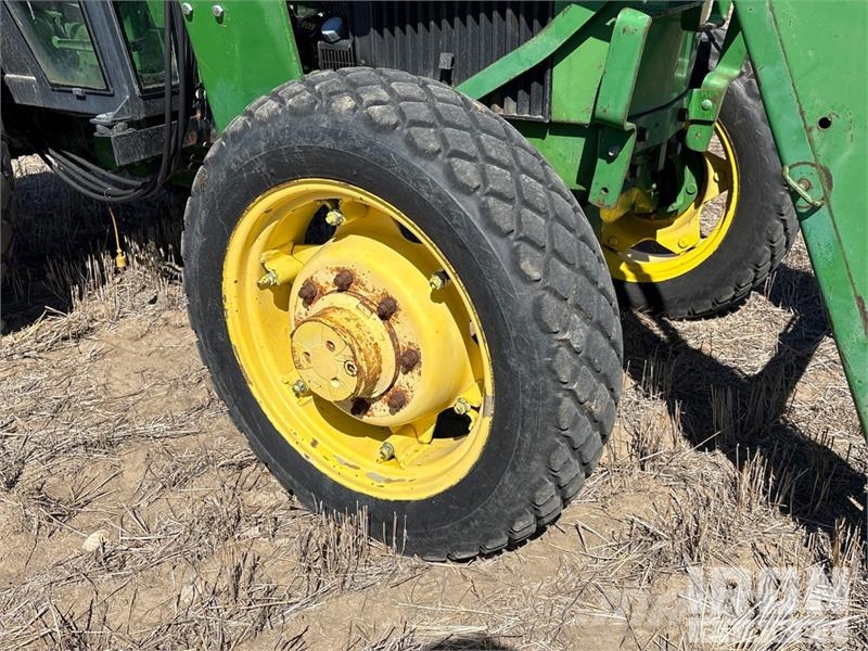 John Deere 2155 4WD Utility Tractor Taajamatraktorit