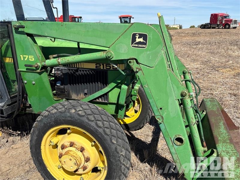 John Deere 2155 4WD Utility Tractor Taajamatraktorit