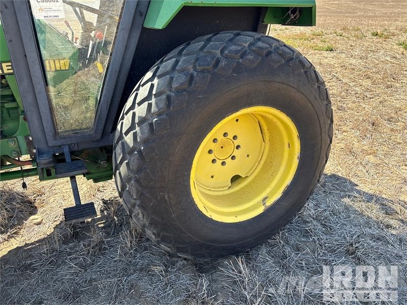 John Deere 2155 4WD Utility Tractor Taajamatraktorit
