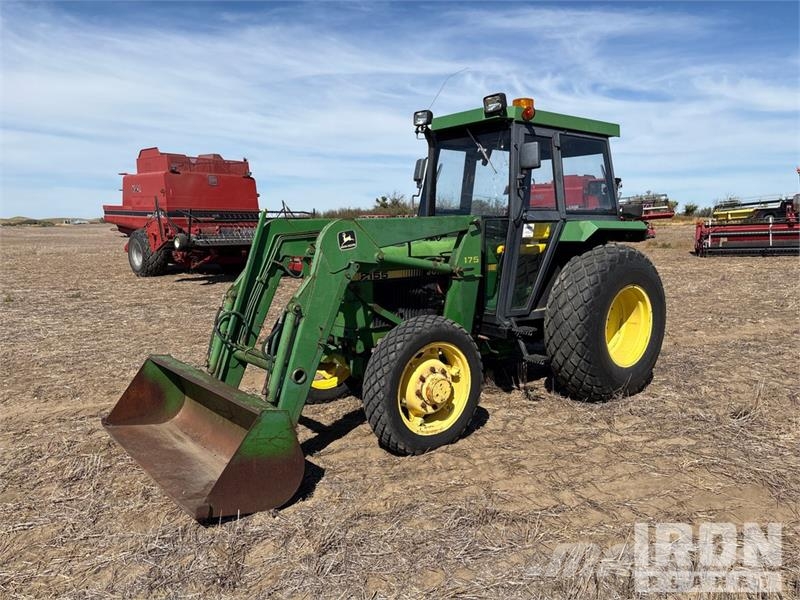 John Deere 2155 4WD Utility Tractor Taajamatraktorit