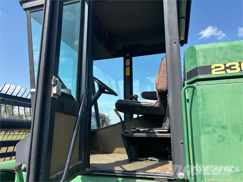 John Deere 2360 25 ft Swather Windrower محشات