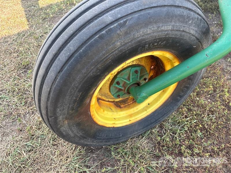John Deere 2360 25 ft Swather Windrower محشات