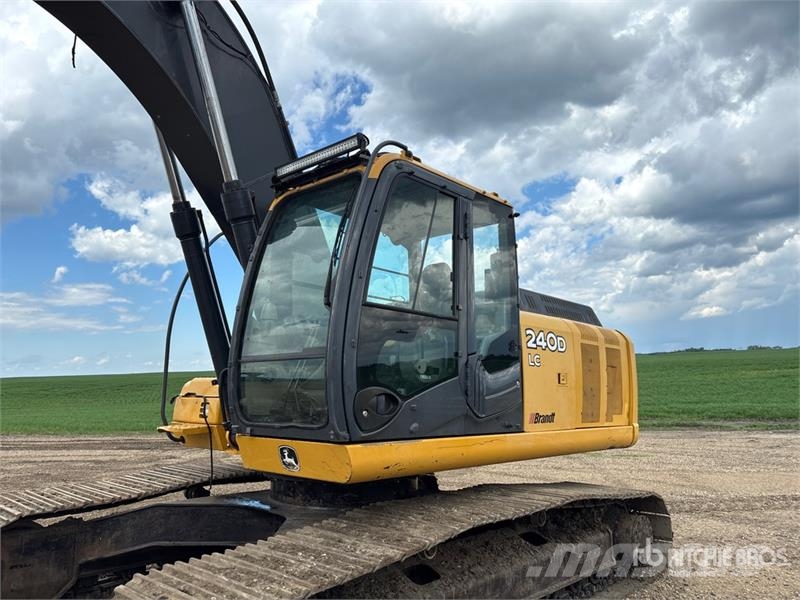 John Deere 240D Kāpurķēžu ekskavatori